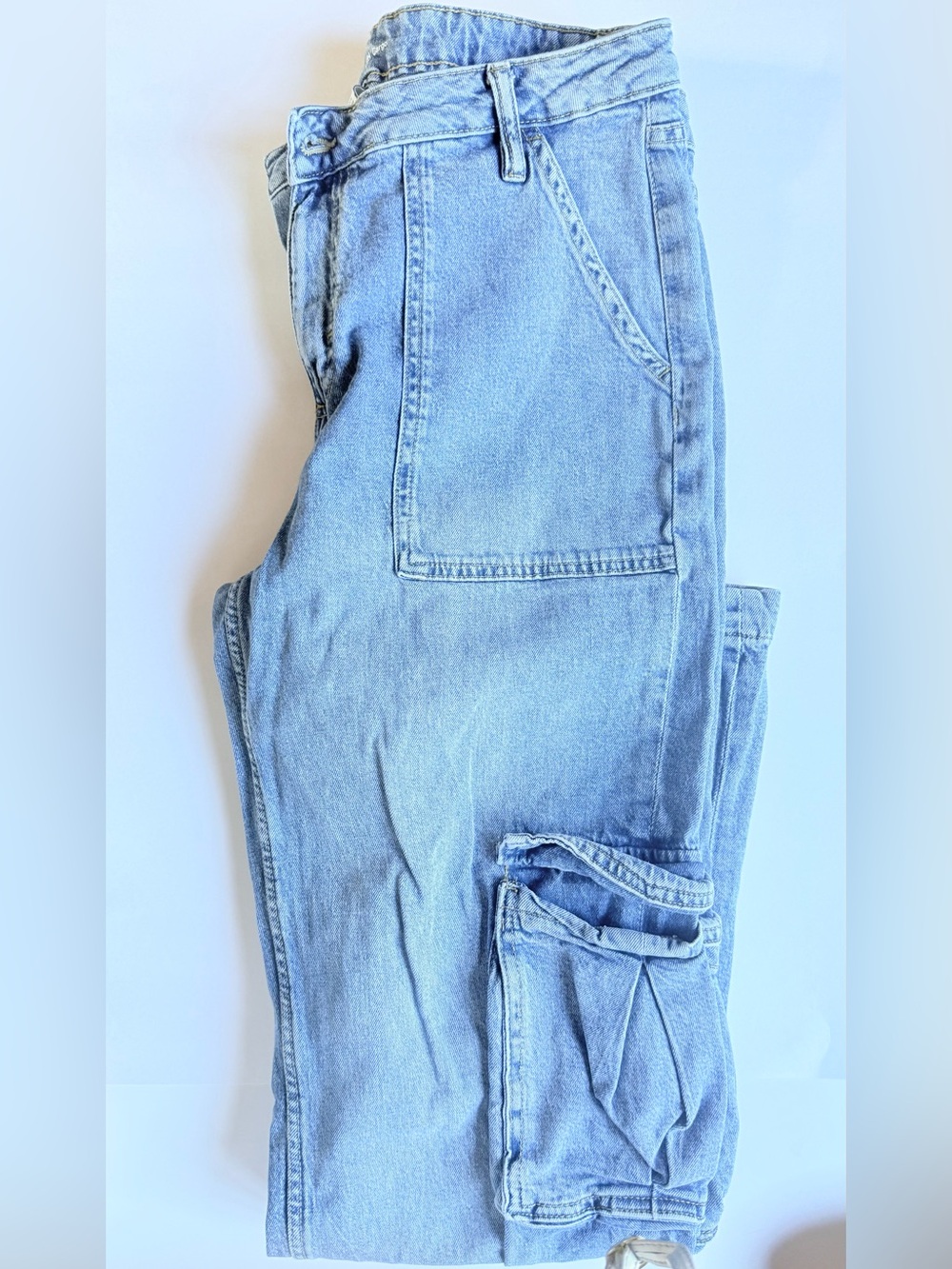 Light Wash Straight Leg Women’s Jeans